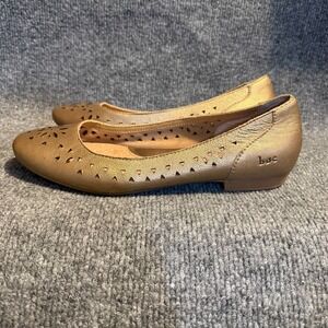 B.O.C. Flats Womens 9 Gold Leather Ballet Born Concept Memory Foam Eyelet Casual